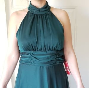 Connected emerald green design